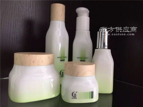 高誠玻璃 臺山市專業(yè)化妝品玻璃瓶定制廠家，品質(zhì)與創(chuàng)新并重